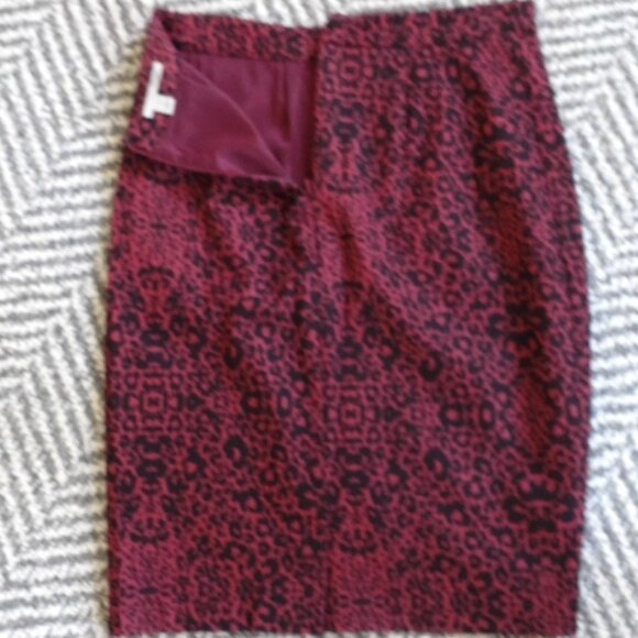 HALOGEN BACK ZIP LINED PENCIL SKIRT SIZE 0 - Picture 3 of 3